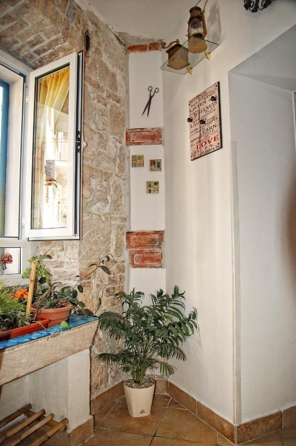 Studio Apartment Sretna Split Exterior photo
